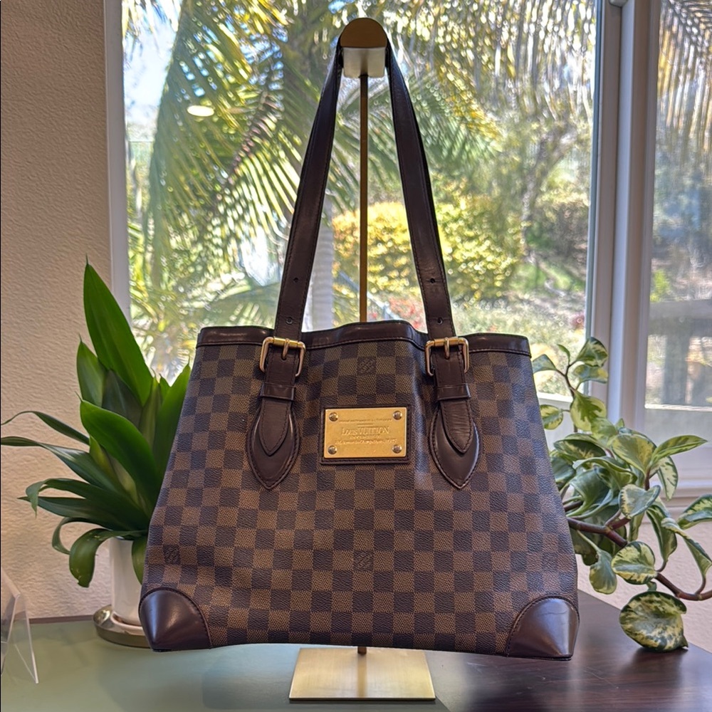 Louis Vuitton Damier Tote with Gold Hardware